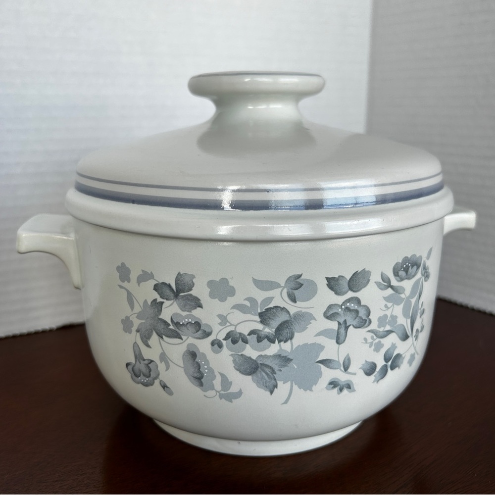 Vintage Royal Doulton Lambeth Stoneware "Shadow Play" Casserole with Lid England